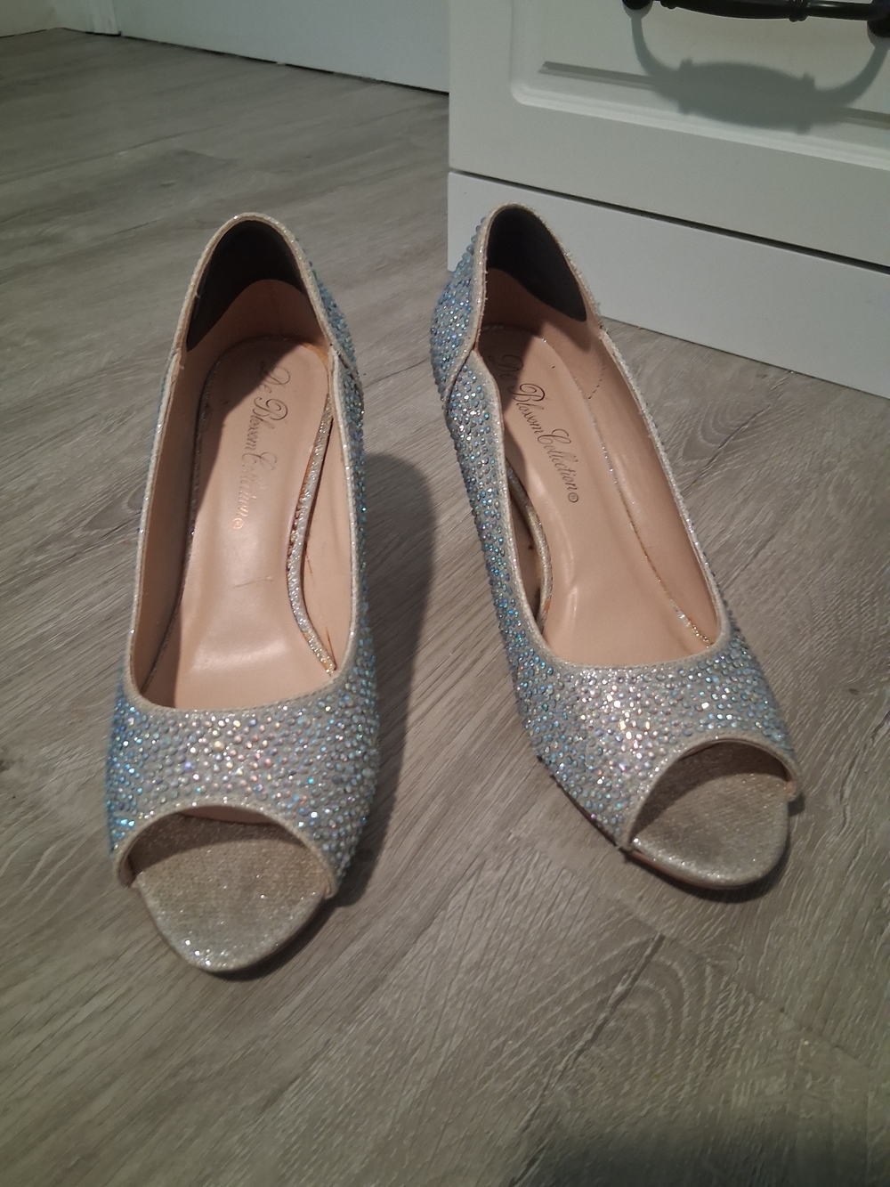 Women's Silver Glitter Peep-Toe Pumps